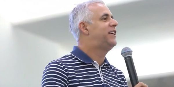 Pastor Claudio Duarte